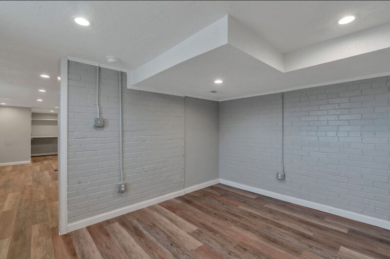 Building Photo - 4645 Newland St