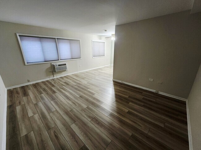 Building Photo - 424 Elgin Ave