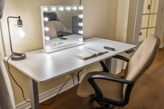 Building Photo - 2003 Pierce Ct