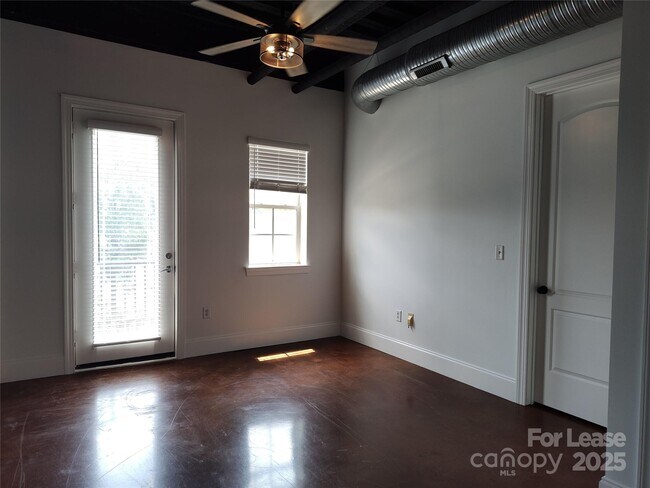 Building Photo - 2338 Yadkin Ave