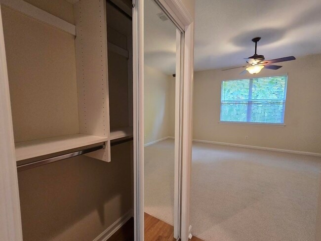Building Photo - 1463 SE Tidewater Pl