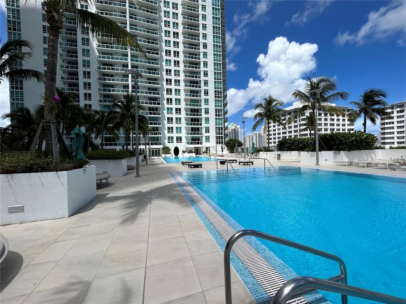 Building Photo - 951 Brickell Ave