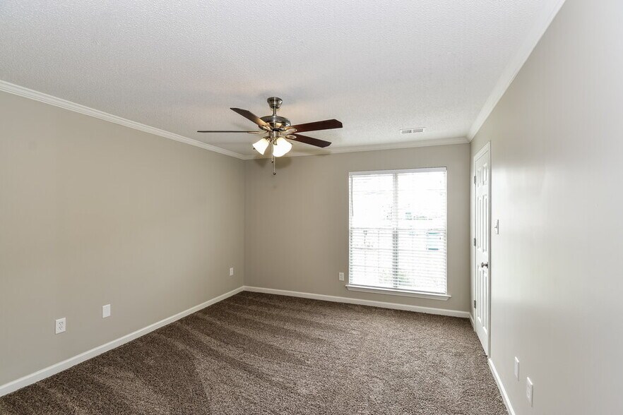 Building Photo - 7576 Delta Lakes Blvd