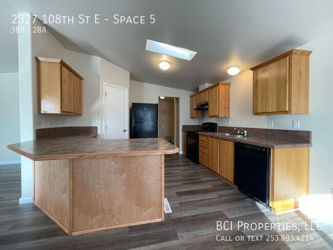 Building Photo - 2327 108th St E