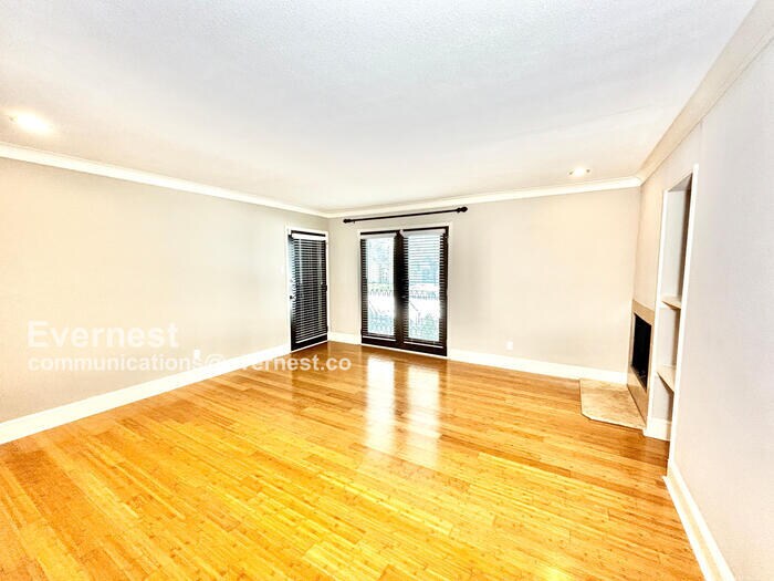 Building Photo - 7807 Meadow Park Dr