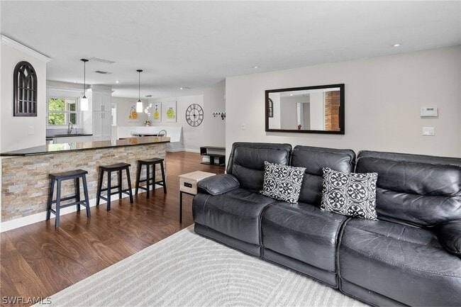 Building Photo - 210 29th St SW