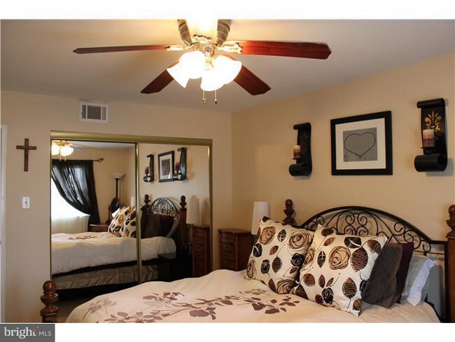 Building Photo - 14 Wexford Dr