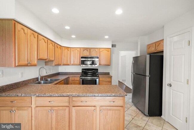 Building Photo - 8902 Huxley Ct