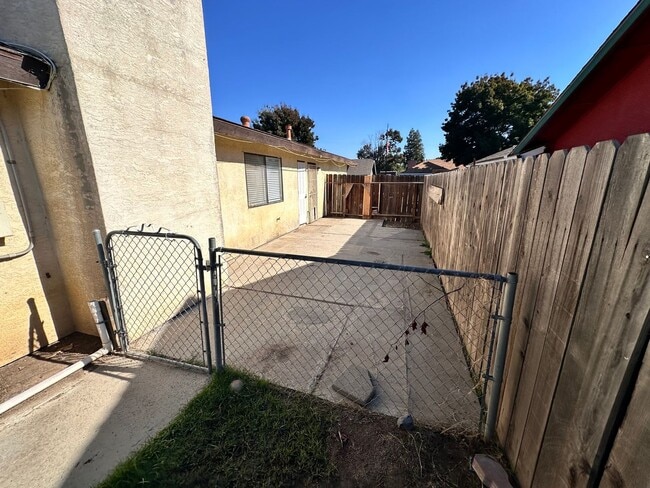 Building Photo - Available Soon!