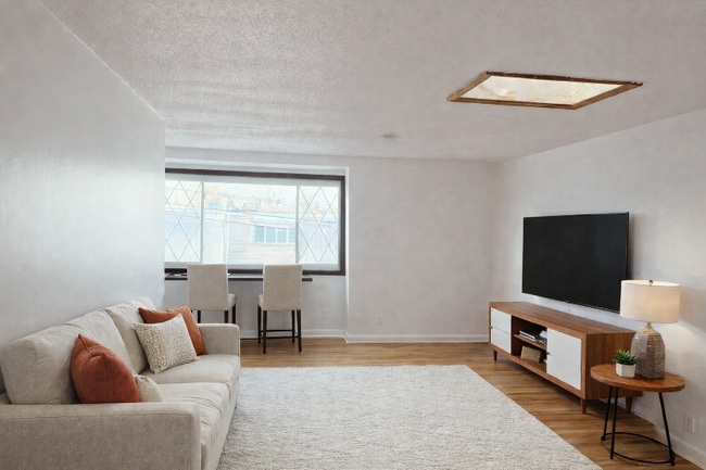 Building Photo - 2308 3rd St