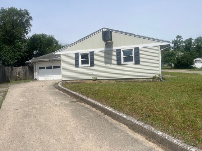 Building Photo - 4217 Old Riverside Dr