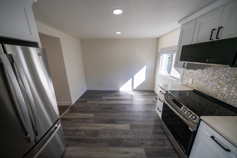 Building Photo - 4685 Riverview Ave