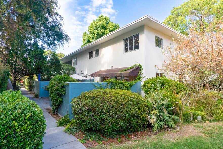 Building Photo - 5161 Village Grn