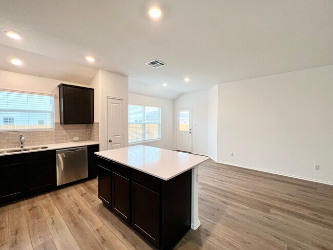 Building Photo - Jarrell Home For Lease