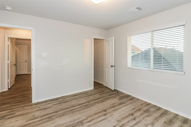 Building Photo - 24202 Treviso Gardens Dr