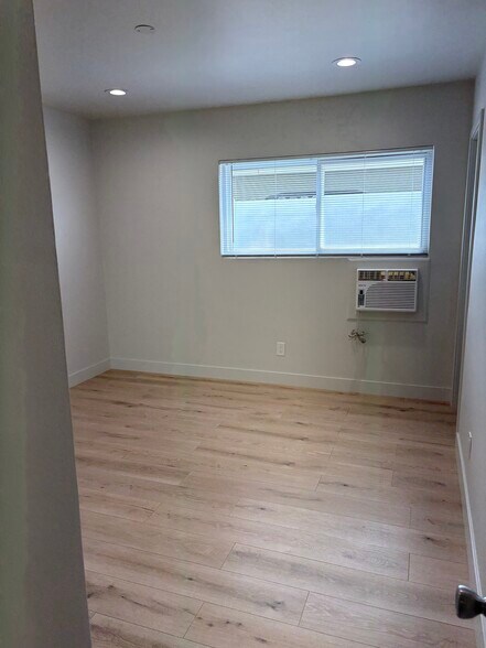 Building Photo - 722 Coronel St