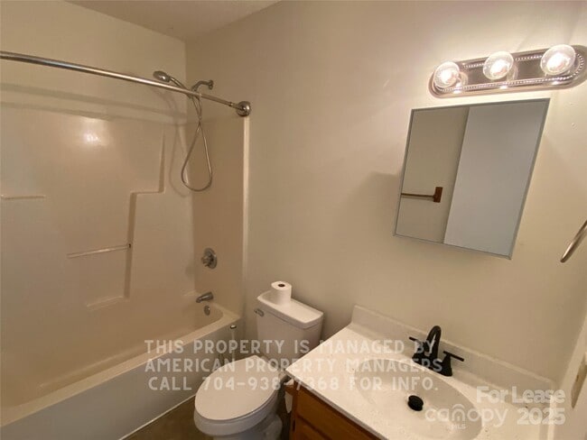 Building Photo - 401 Needle Ct
