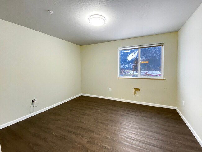 Building Photo - 3484 MT-200