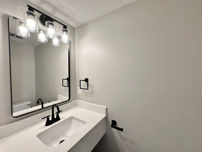 Building Photo - Available Now! 3 Bedroom 2.5 Bath Duplex i...