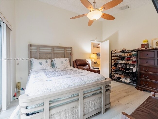 Building Photo - 206 SW 159th Way