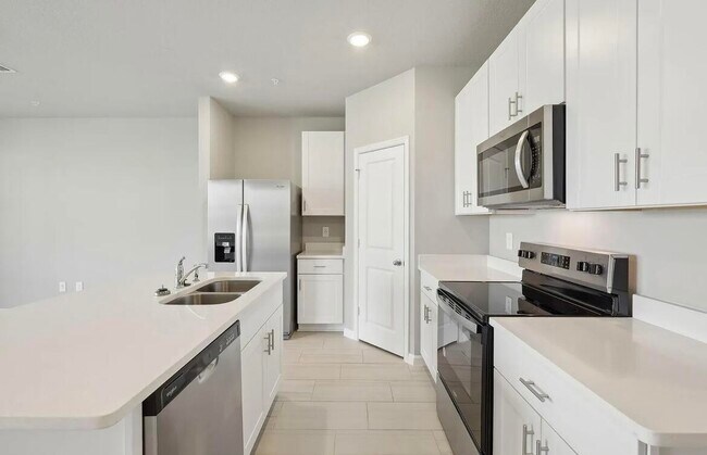 Building Photo - 526 Salisbury Cir