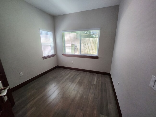 Building Photo - Luxury 3/2 Grated Community in South Kihei.