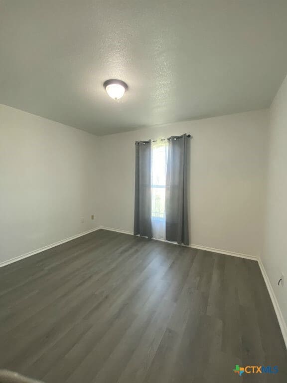 Building Photo - 2708 Hector Dr