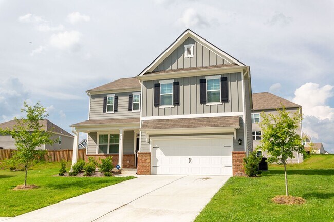 Building Photo - Spacious Family Home for Rent in Fairburn,...