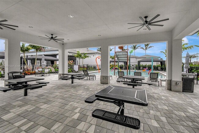 Building Photo - 8215 Crystal Downs Ave