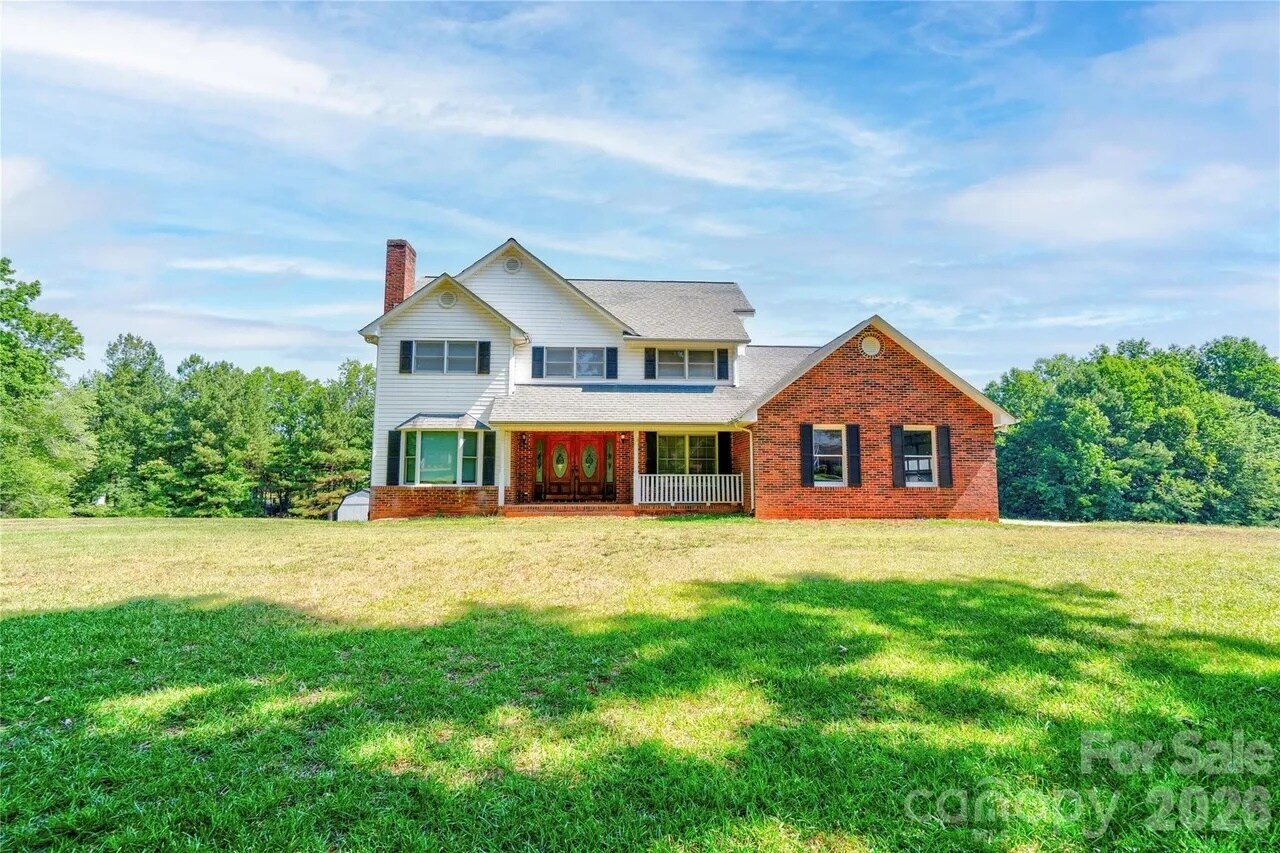 Building Photo - 3010 Eaker Dr