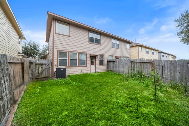 Building Photo - 3315 Victorian Manor Ln