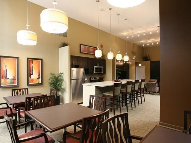 Building Photo - 54 E Chestnut St