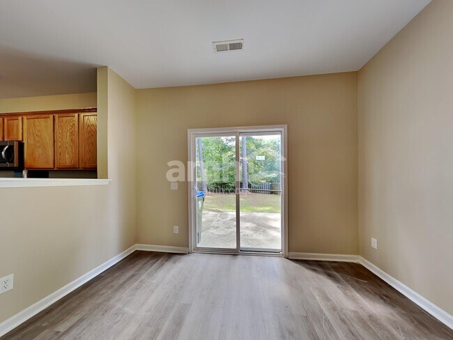 Building Photo - 103 Surlington Dr