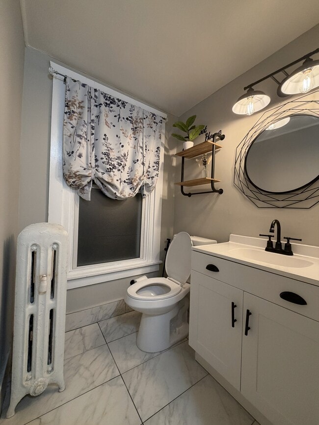 Building Photo - 308 Green St