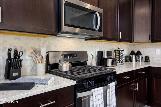 Building Photo - 41885 W Celebration Ln