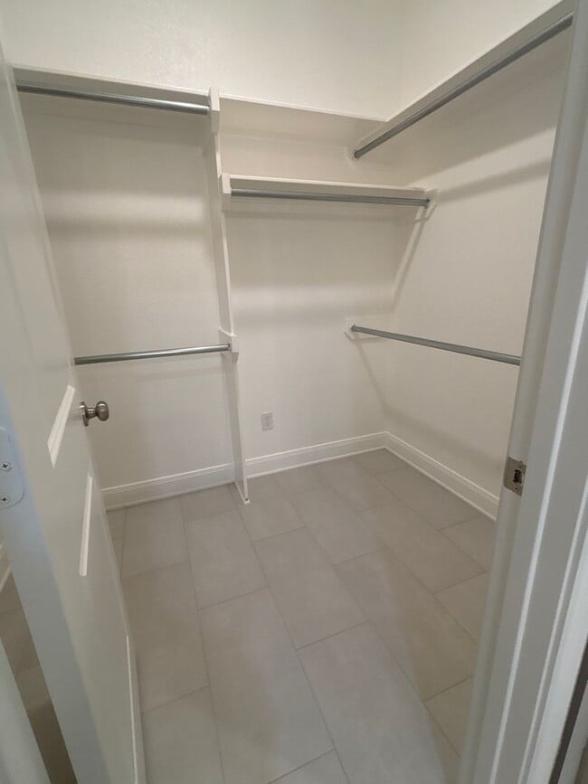 Building Photo - Beautiful South Tyler Rental in Royal Vista Estates!