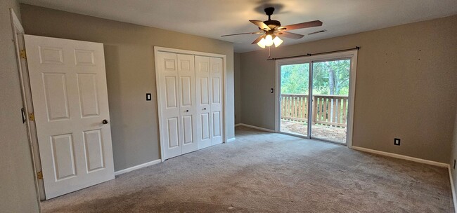 Building Photo - 2-Bedroom, 1.5-Bath Townhome in Fairway Vi...