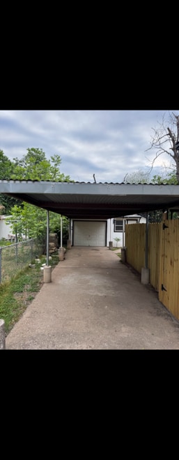 Building Photo - 606 Springdale Rd