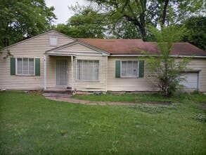 Building Photo - 304 Lawrence Rd