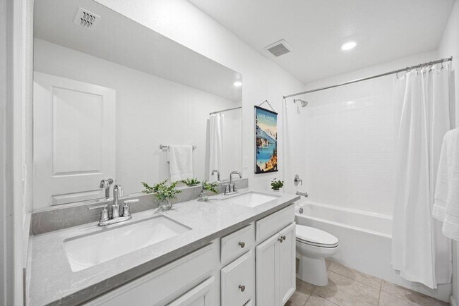 Building Photo - Gorgeous 4 Bedroom in Fiddyment Ranch
