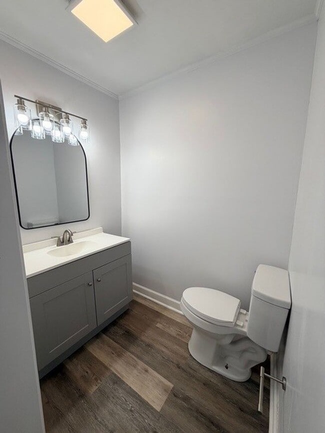 Building Photo - 1318 Lincoln Ave