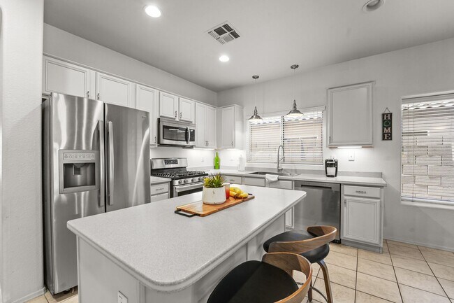 Building Photo - Your Goodyear Retreat Awaits – Updated 4BR...