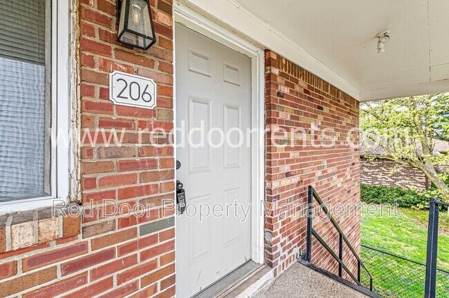 Primary Photo - 10301 Medallion Dr