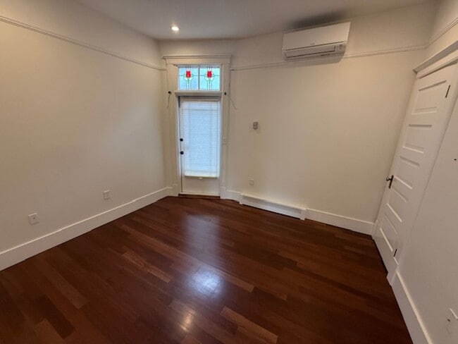 Building Photo - BRIGHT 2-BEDROOM TOWNHOME FOR RENT IN CHERRY HILL!