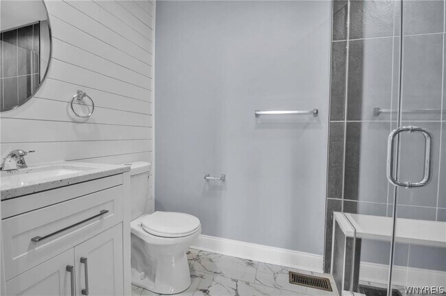 Building Photo - 27 Main St