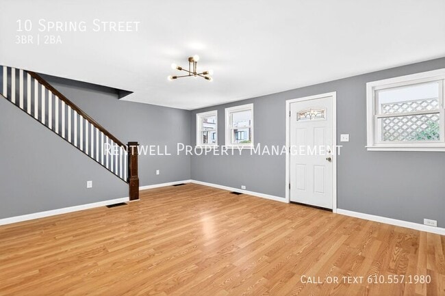 Building Photo - 10 S Spring St