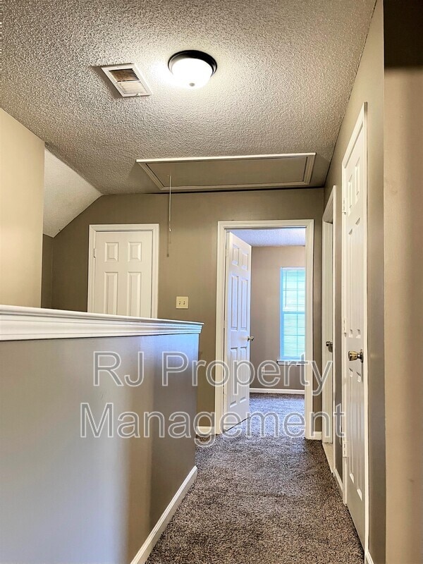 Building Photo - 4615 Addington Dr
