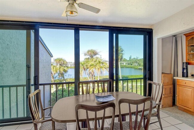 Building Photo - 1601 Bayhouse Point Dr