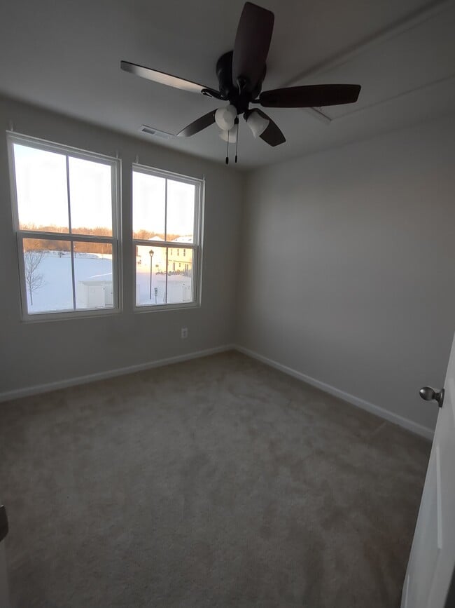 Building Photo - 76 Azalea Cir