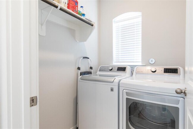 Building Photo - 19722 Upper Canyon Ct